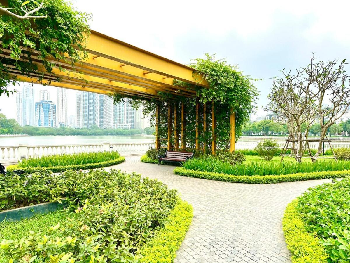 Delux With Swimming, Gym, Private Walking Lake, Gardens