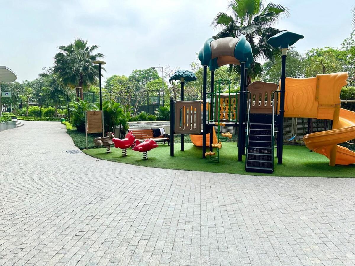 Delux With Swimming, Gym, Private Walking Lake, Gardens Căn hộ Hà Nội