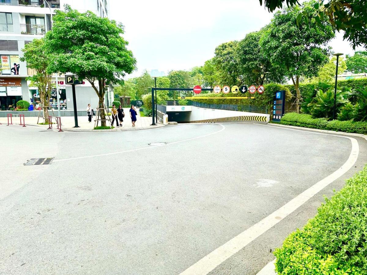 Căn hộ Delux With Swimming, Gym, Private Walking Lake, Gardens