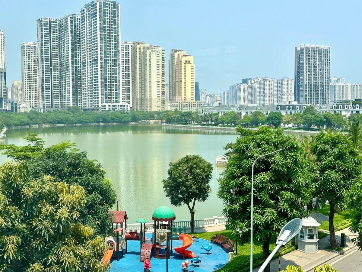 Căn hộ Delux With Swimming, Gym, Private Walking Lake, Gardens Hà Nội